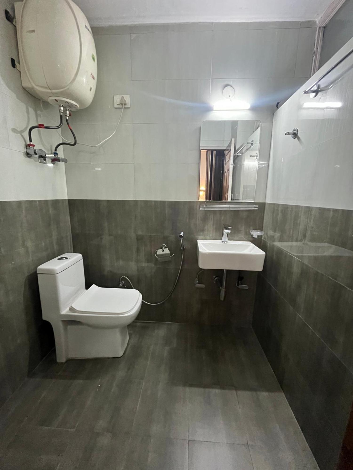 Hotel Premier Mall Road Manali Luaran gambar