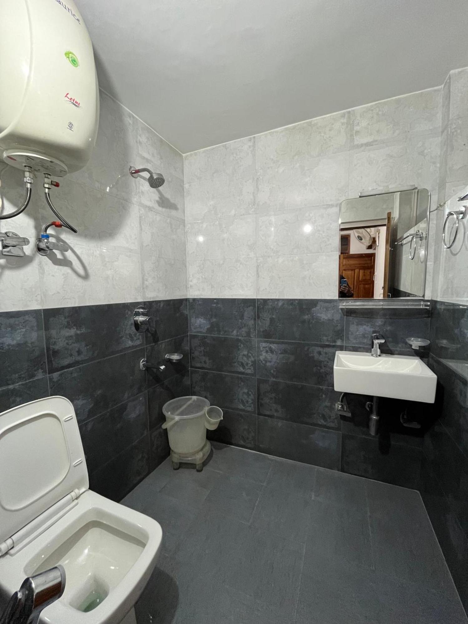 Hotel Premier Mall Road Manali Luaran gambar