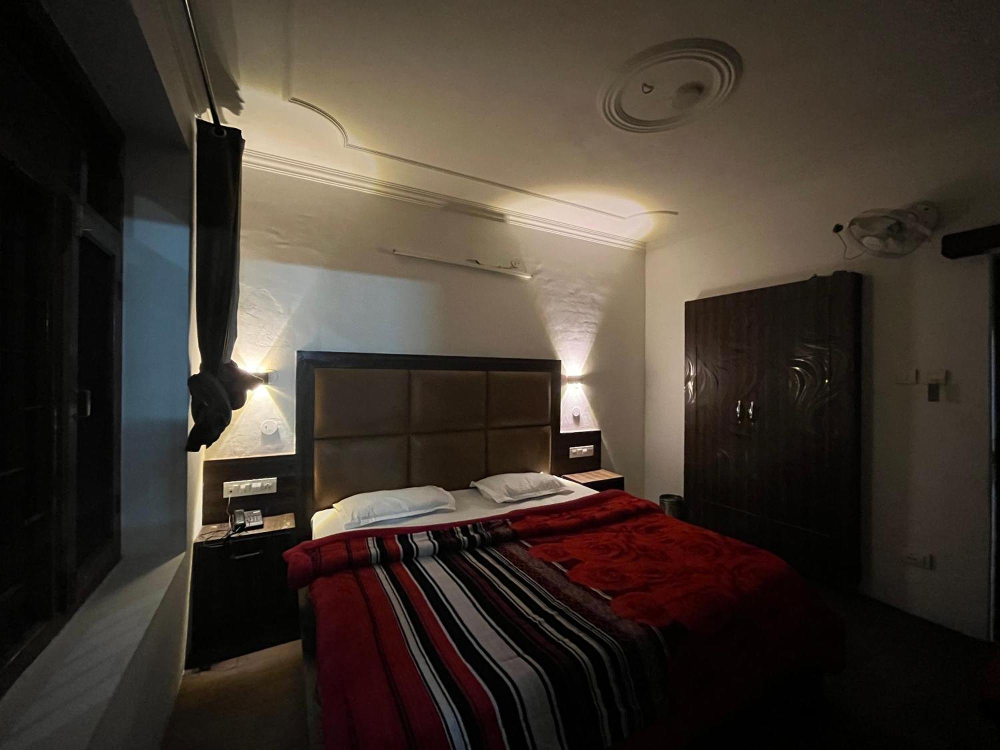 Hotel Premier Mall Road Manali Luaran gambar