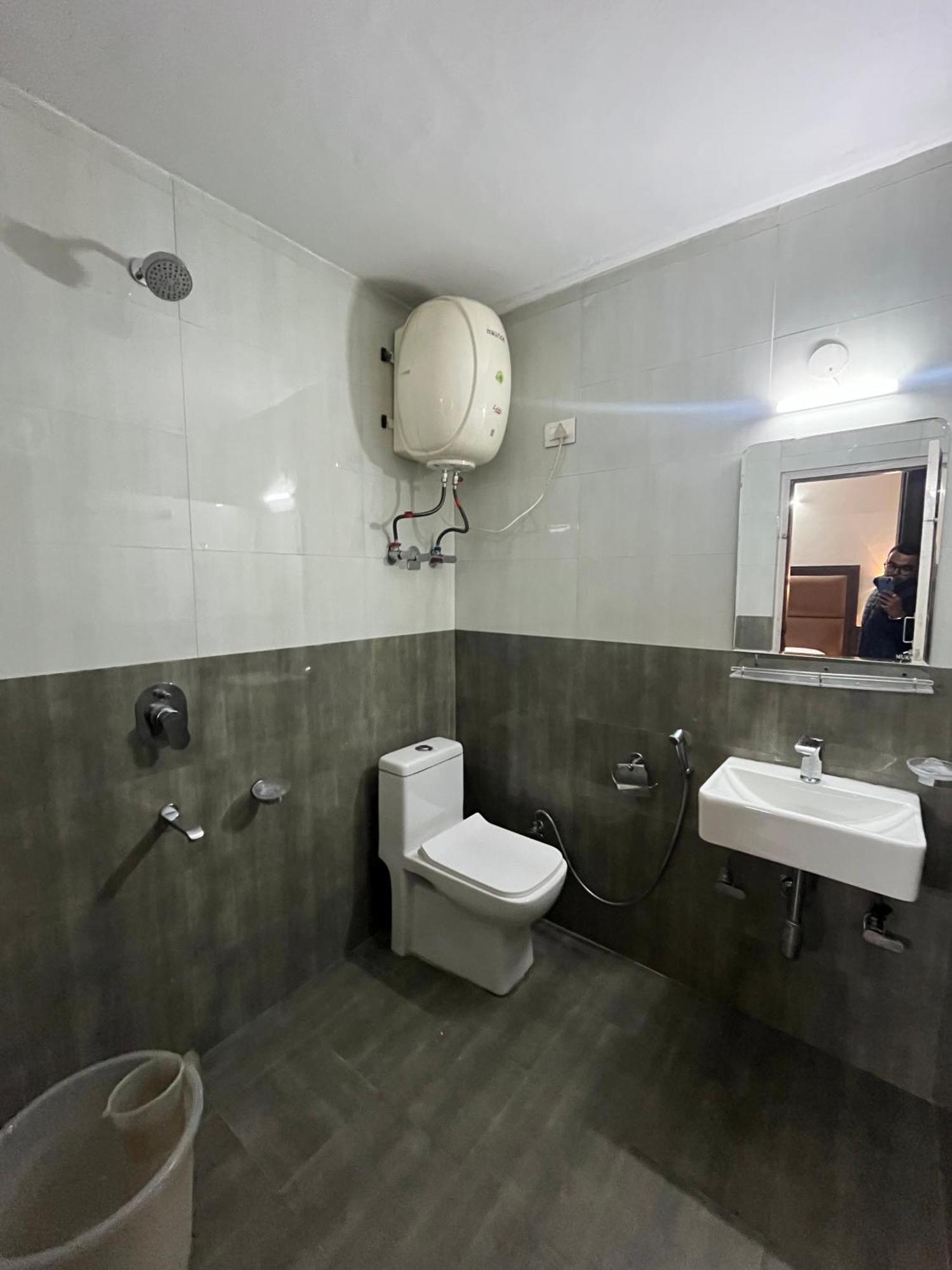 Hotel Premier Mall Road Manali Luaran gambar