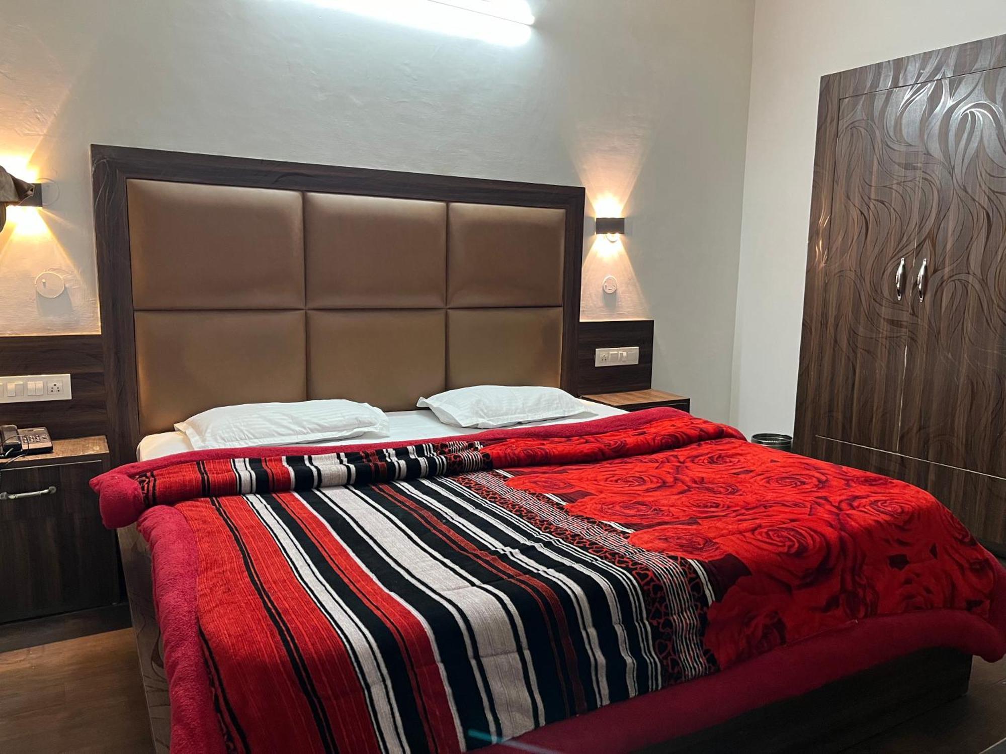 Hotel Premier Mall Road Manali Luaran gambar