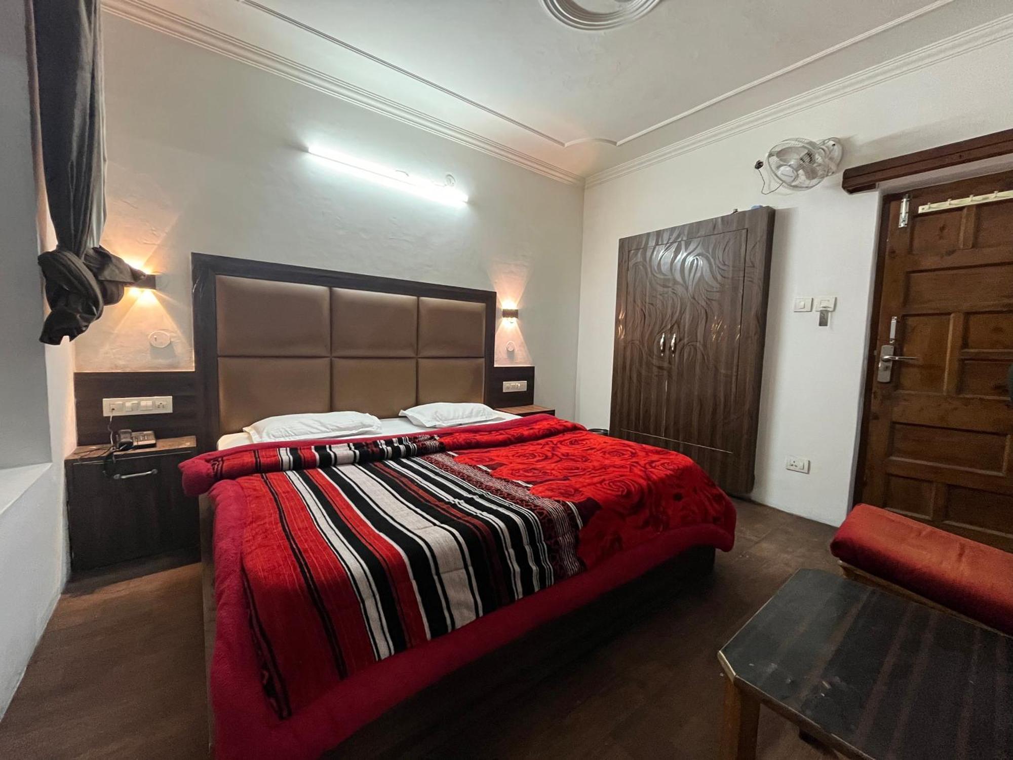 Hotel Premier Mall Road Manali Luaran gambar