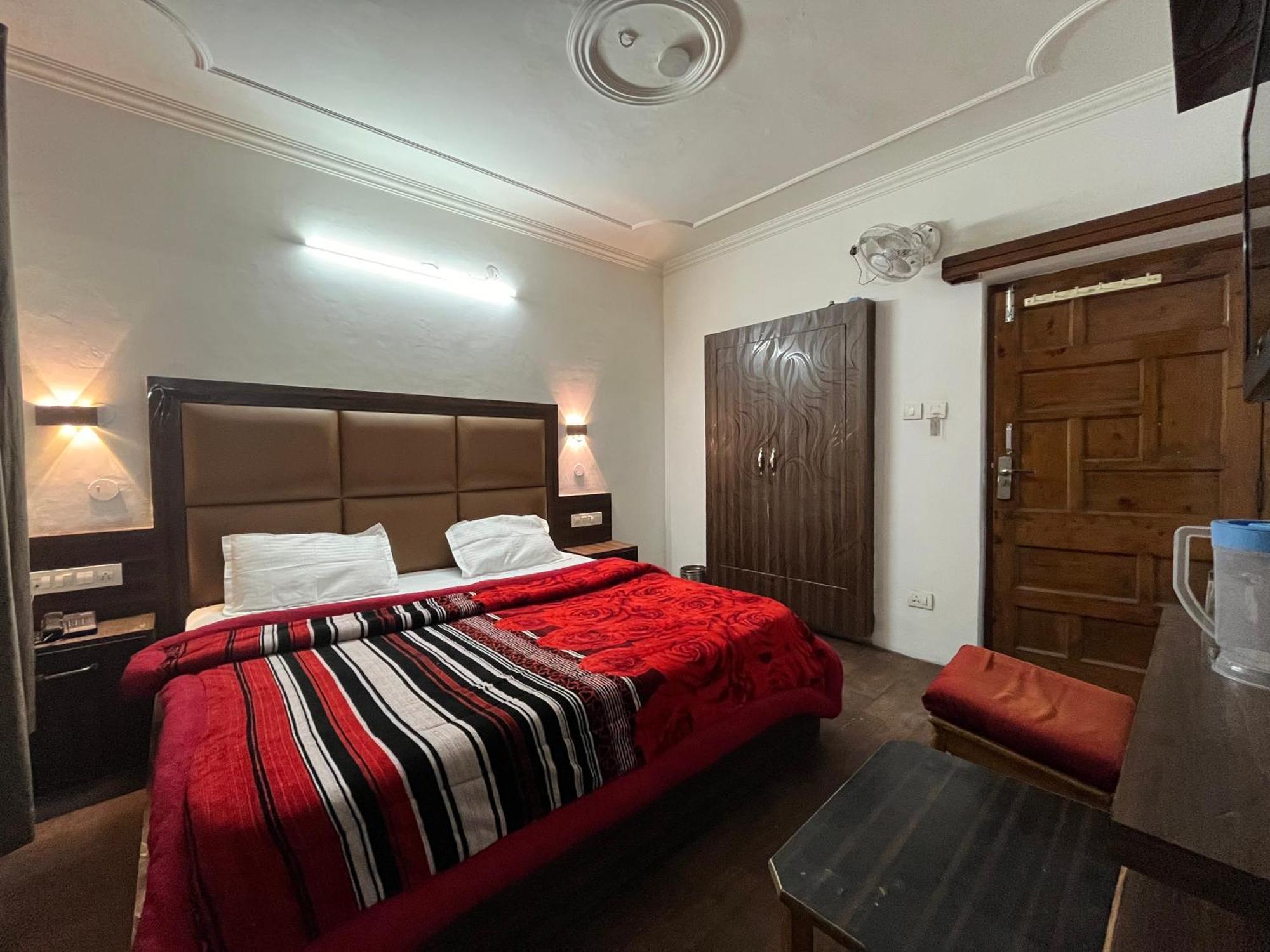 Hotel Premier Mall Road Manali Luaran gambar